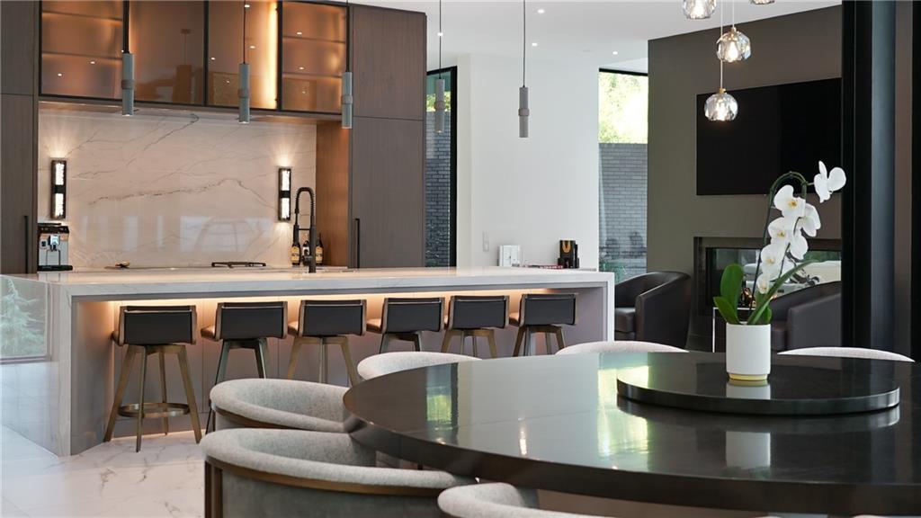 380 W Wesley Road NW