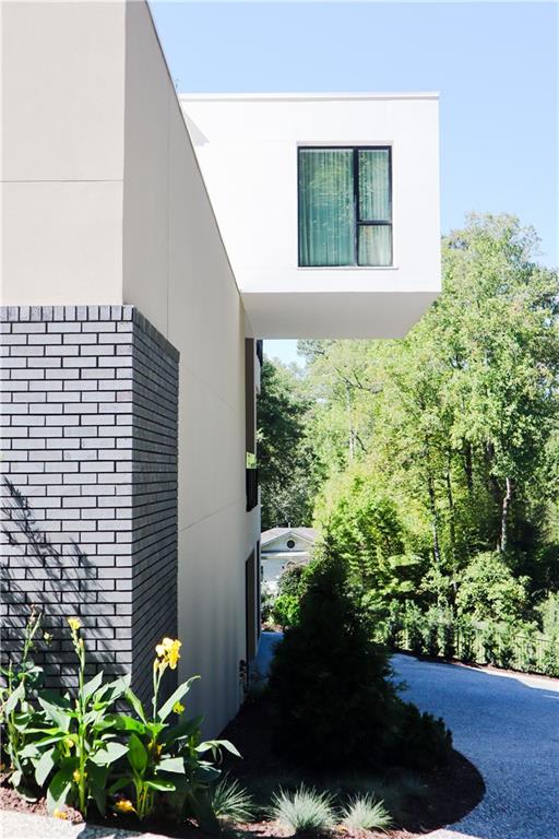 380 W Wesley Road NW