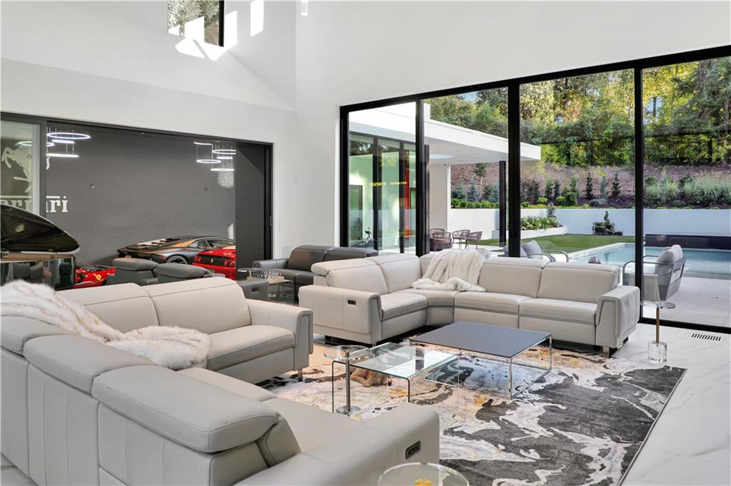 380 W Wesley Road NW