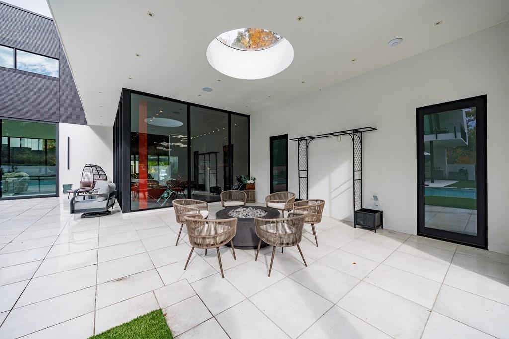 380 W Wesley Road NW