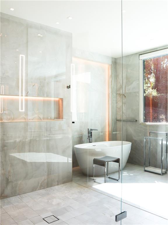 380 W Wesley Road NW