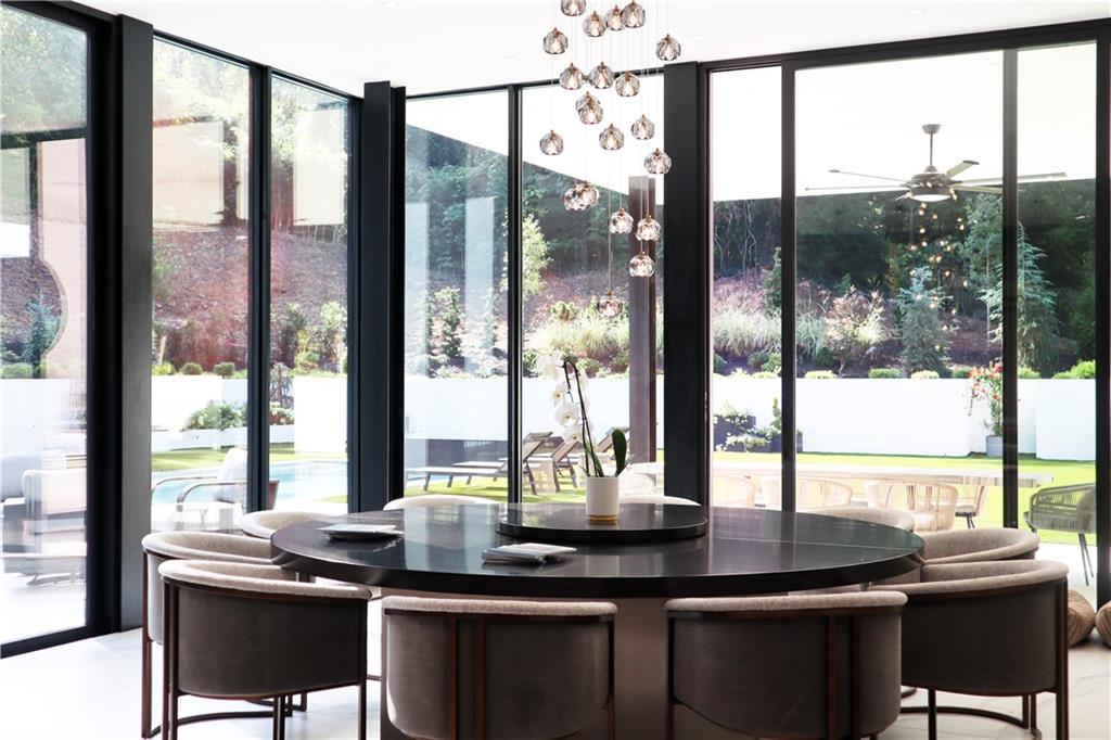 380 W Wesley Road NW