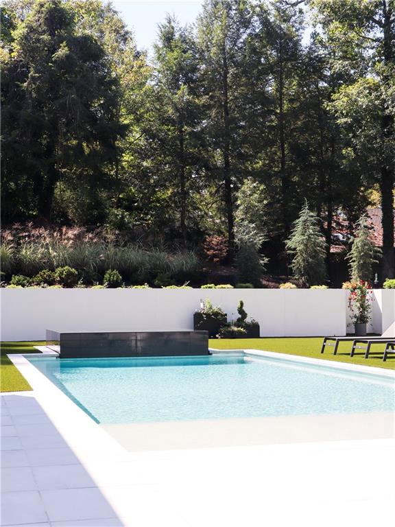 380 W Wesley Road NW