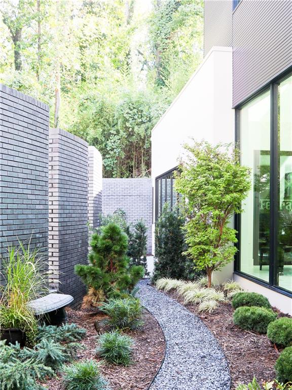 380 W Wesley Road NW