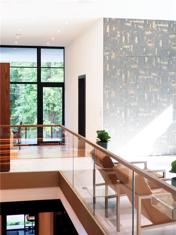 380 W Wesley Road NW