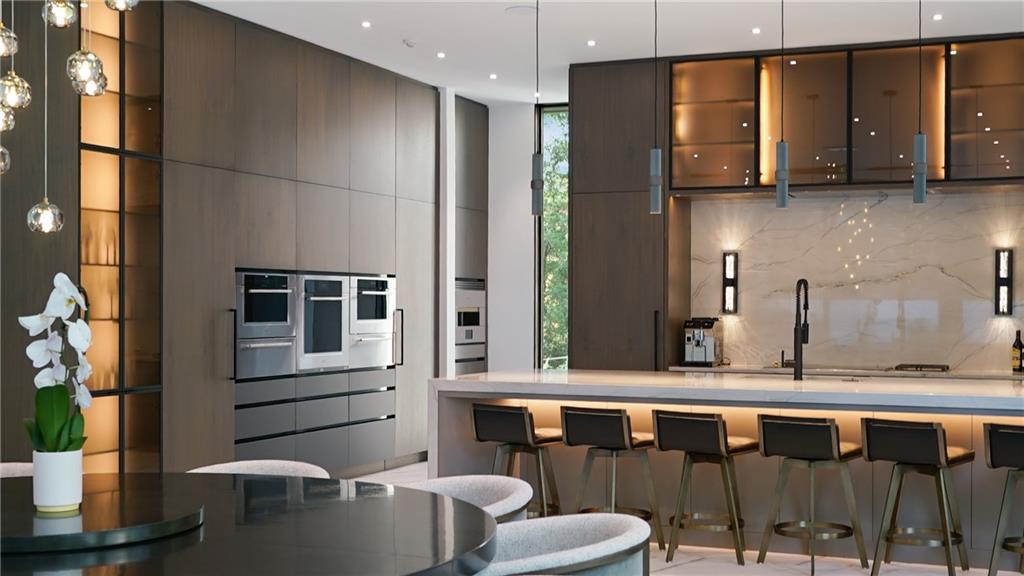 380 W Wesley Road NW