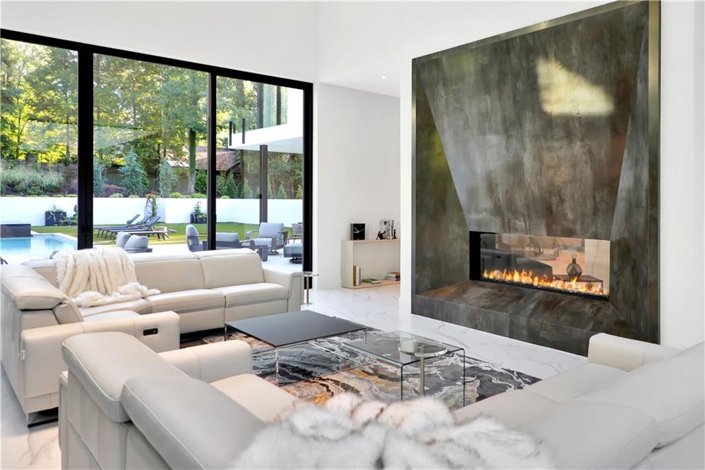 380 W Wesley Road NW