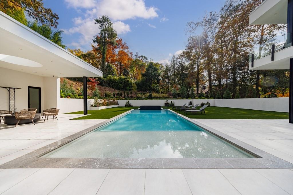 380 W Wesley Road NW