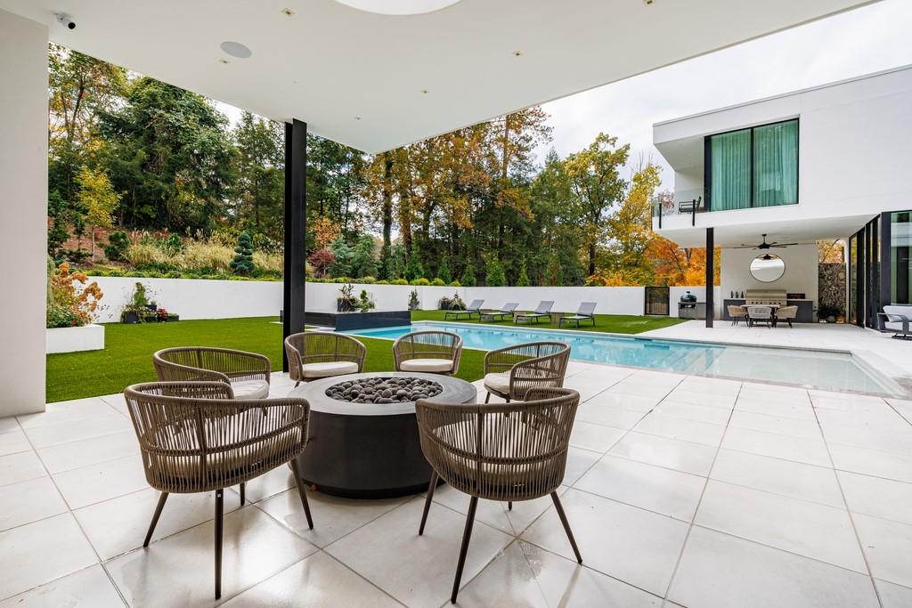 380 W Wesley Road NW