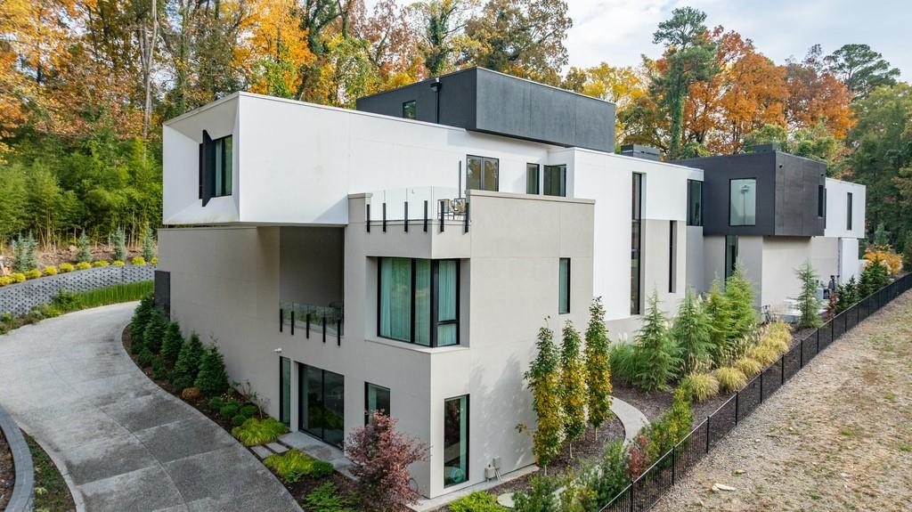 380 W Wesley Road NW