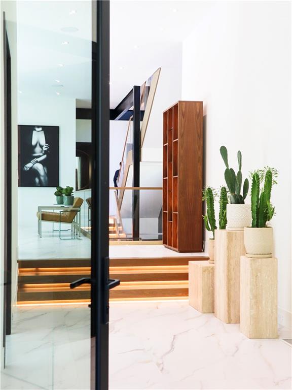 380 W Wesley Road NW