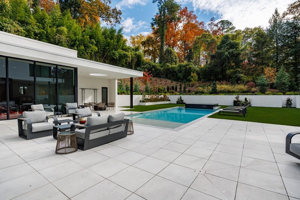 380 W Wesley Road NW