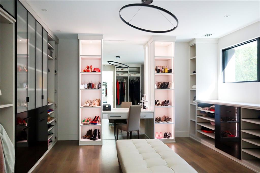 380 W Wesley Road NW