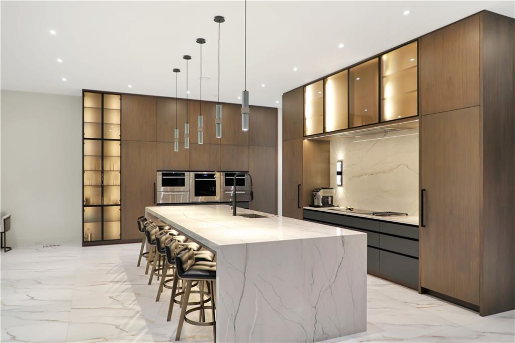 380 W Wesley Road NW