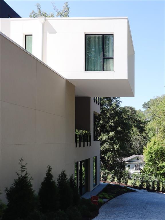 380 W Wesley Road NW