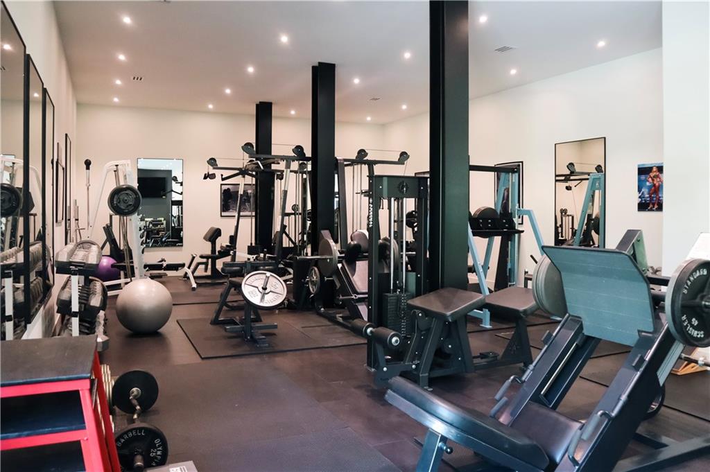 380 W Wesley Road NW