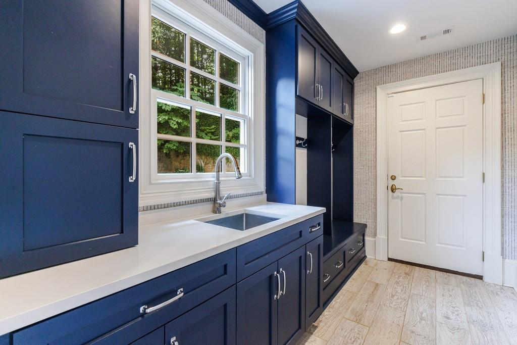 25 Asheworth Court NW