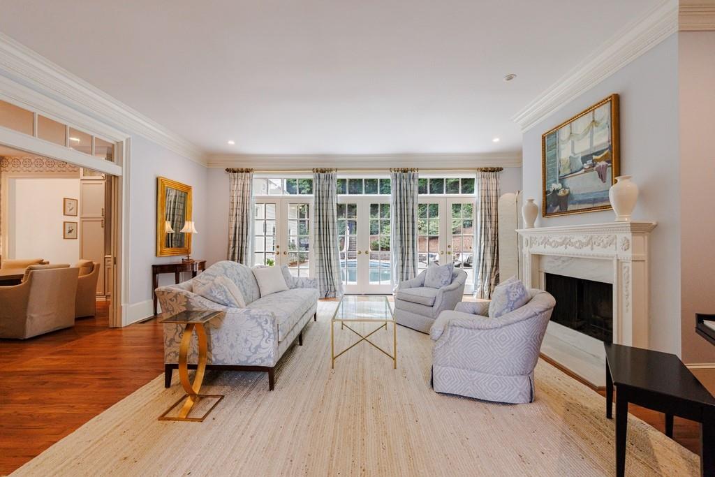 25 Asheworth Court NW