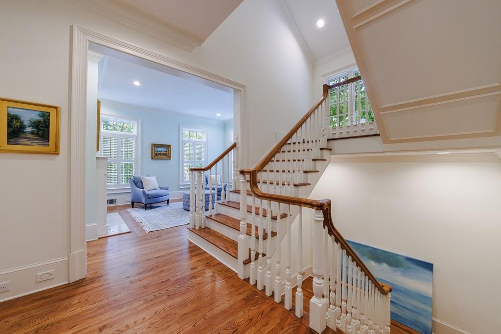 25 Asheworth Court NW