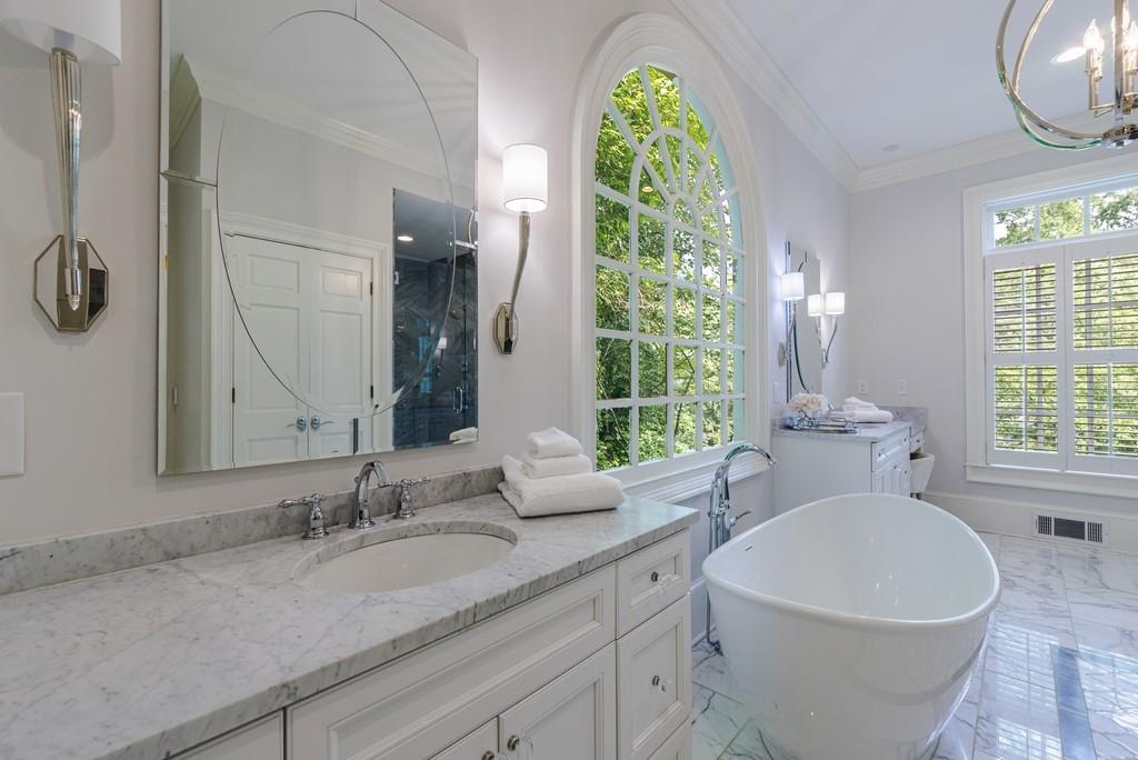 25 Asheworth Court NW