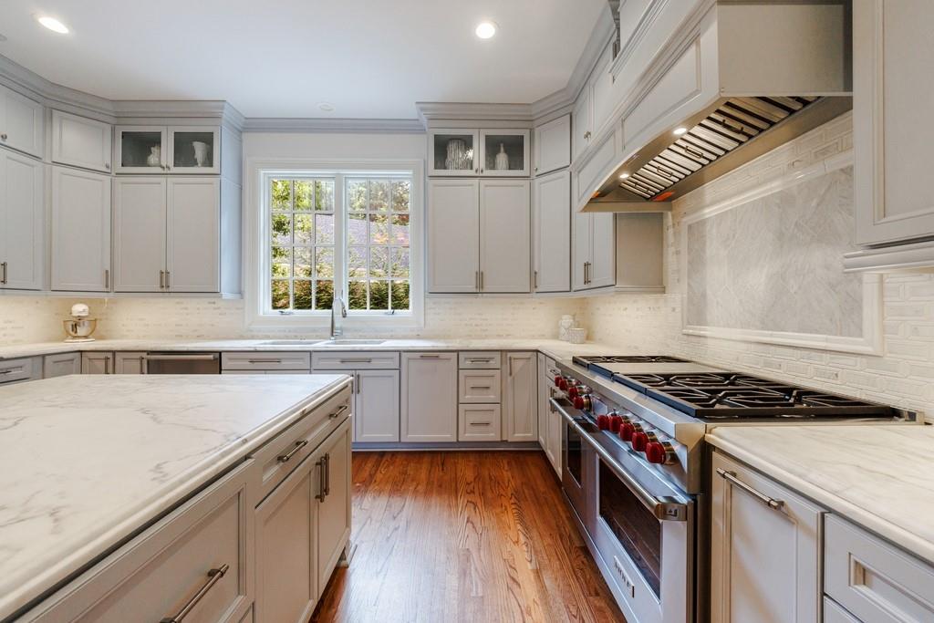 25 Asheworth Court NW