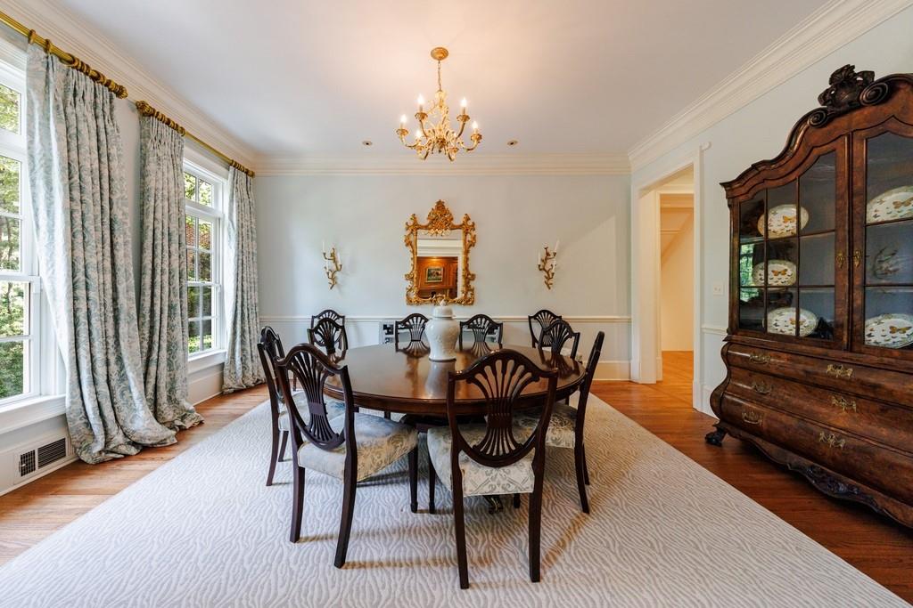 25 Asheworth Court NW