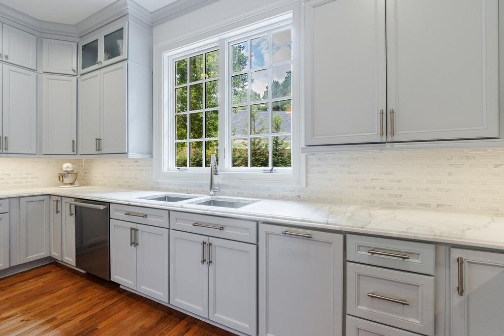 25 Asheworth Court NW