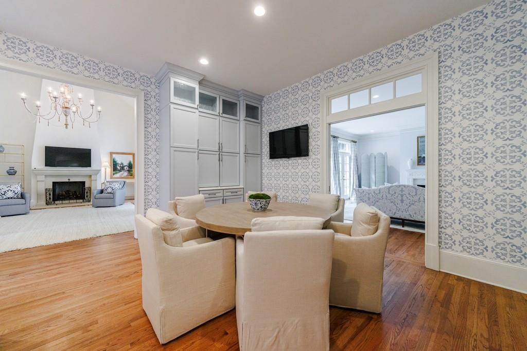 25 Asheworth Court NW