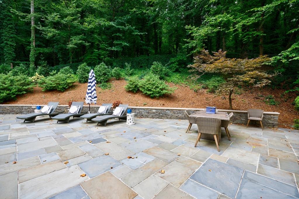 25 Asheworth Court NW