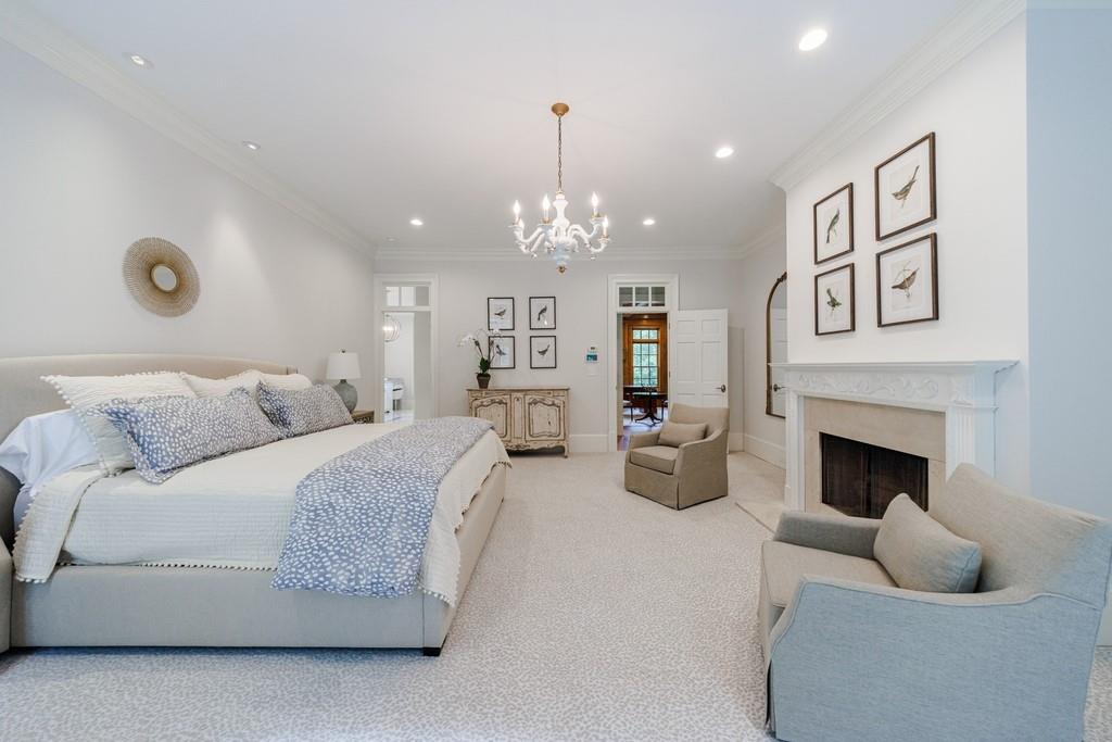 25 Asheworth Court NW