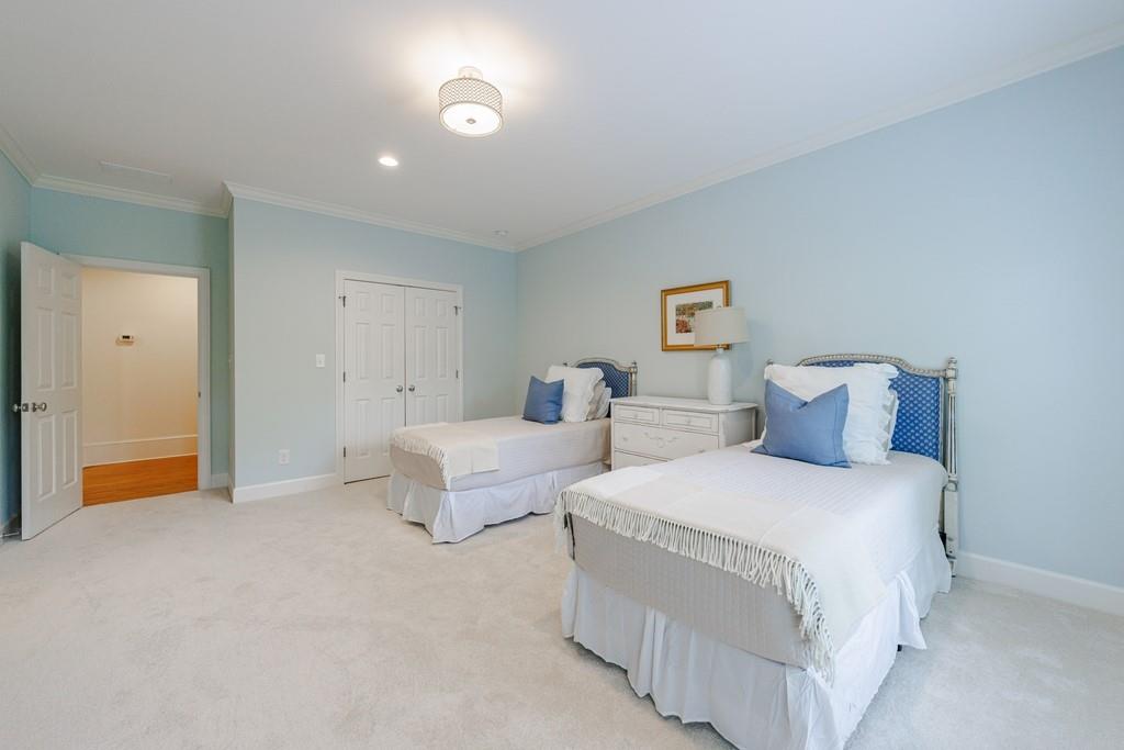 25 Asheworth Court NW