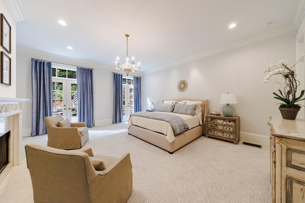 25 Asheworth Court NW