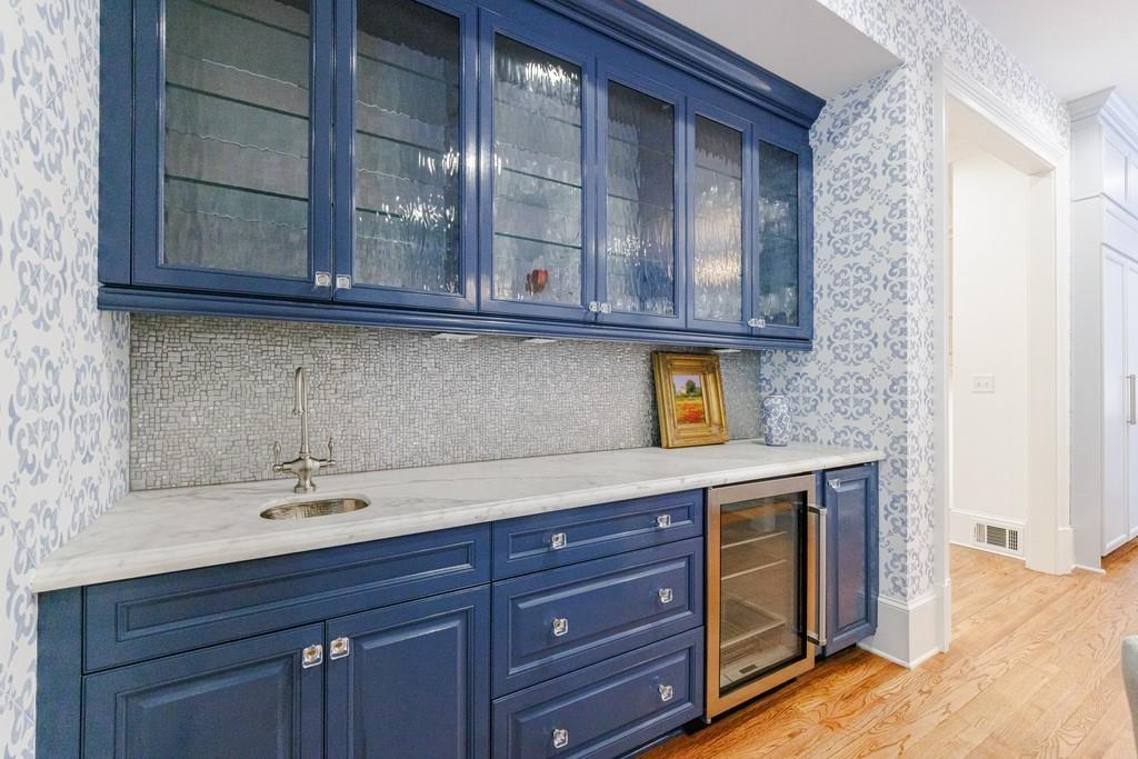 25 Asheworth Court NW