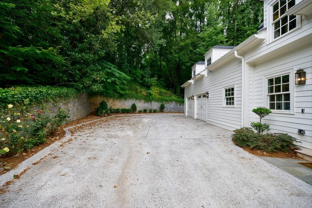 25 Asheworth Court NW