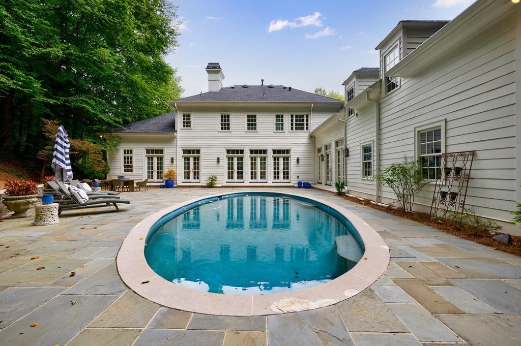 25 Asheworth Court NW