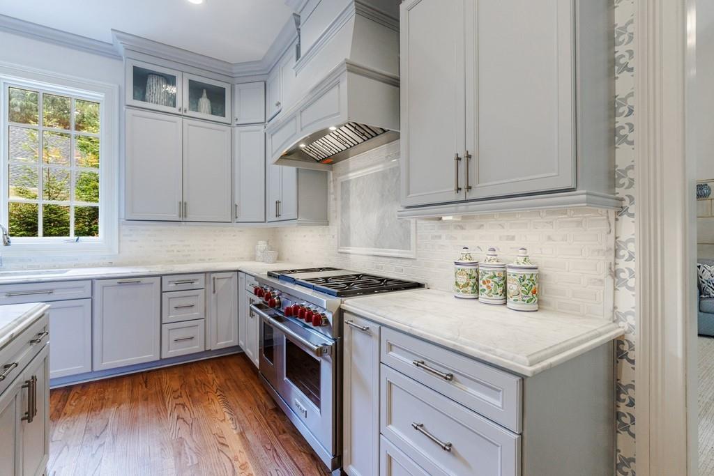 25 Asheworth Court NW