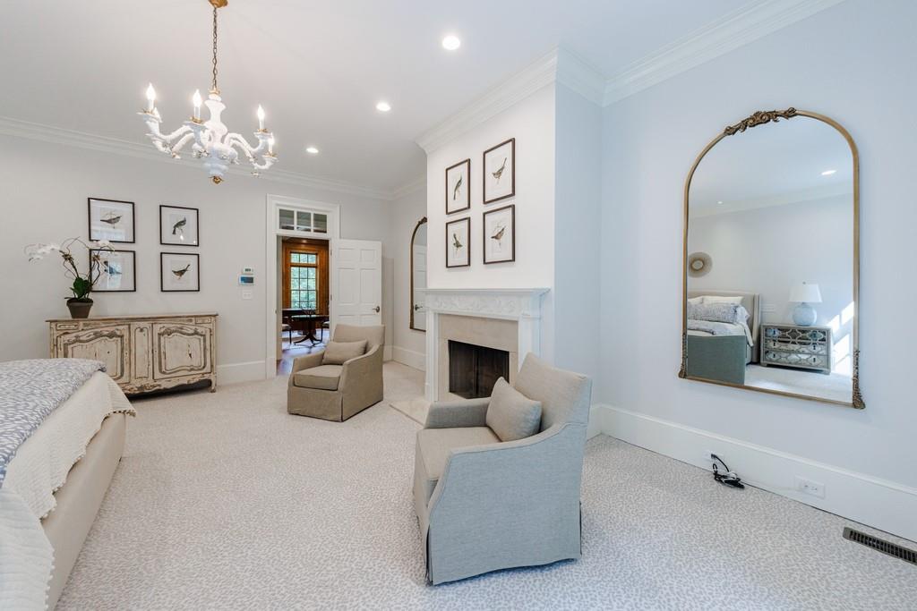 25 Asheworth Court NW