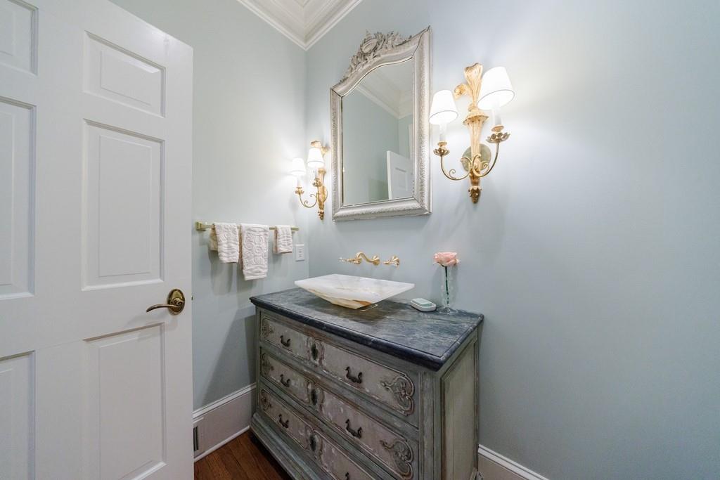 25 Asheworth Court NW