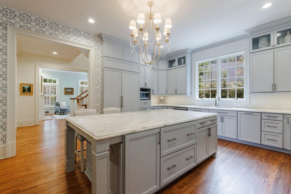 25 Asheworth Court NW