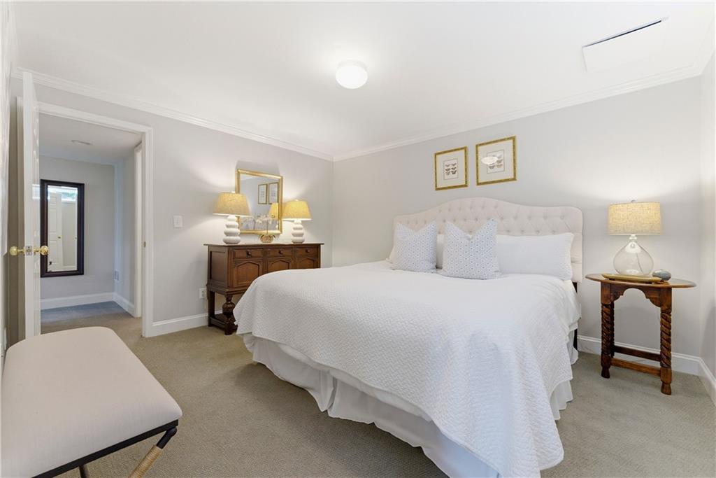 633 Longwood Drive NW