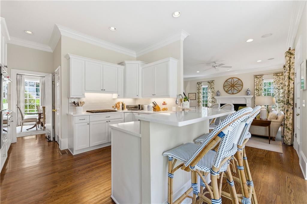 633 Longwood Drive NW