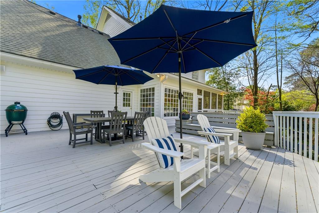 633 Longwood Drive NW