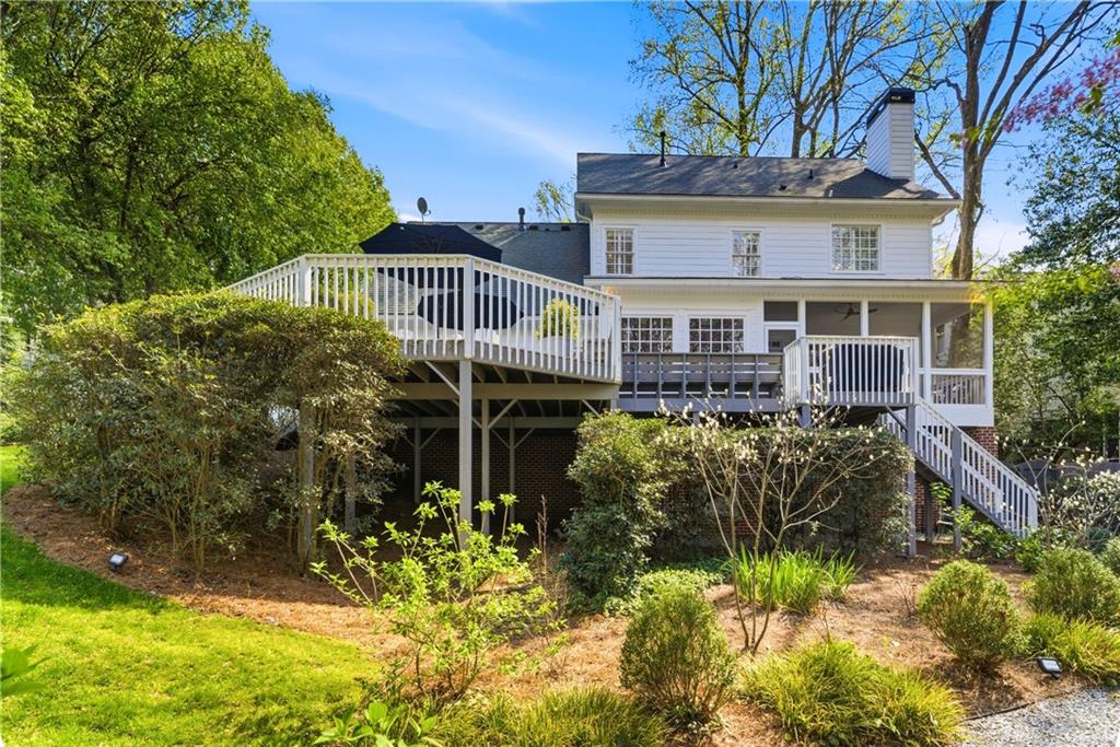 633 Longwood Drive NW