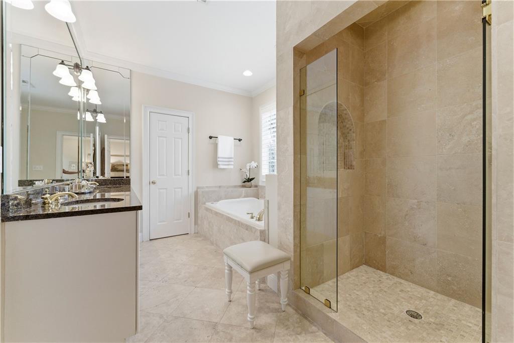 633 Longwood Drive NW