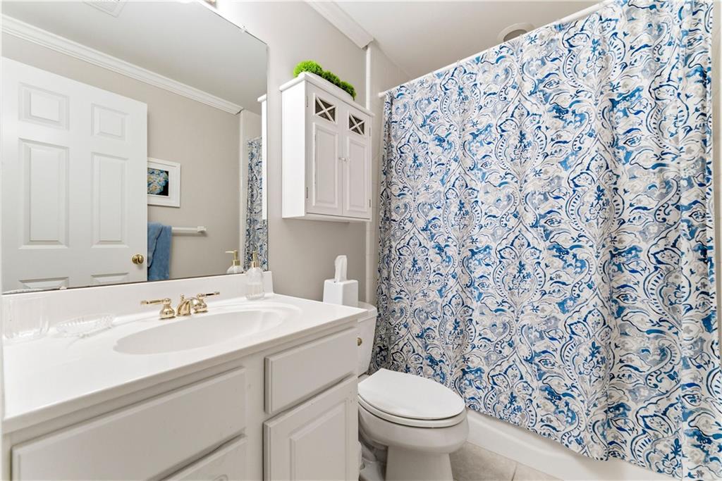 633 Longwood Drive NW