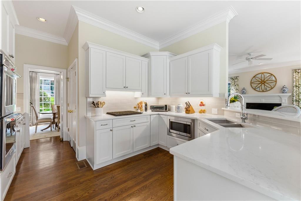 633 Longwood Drive NW