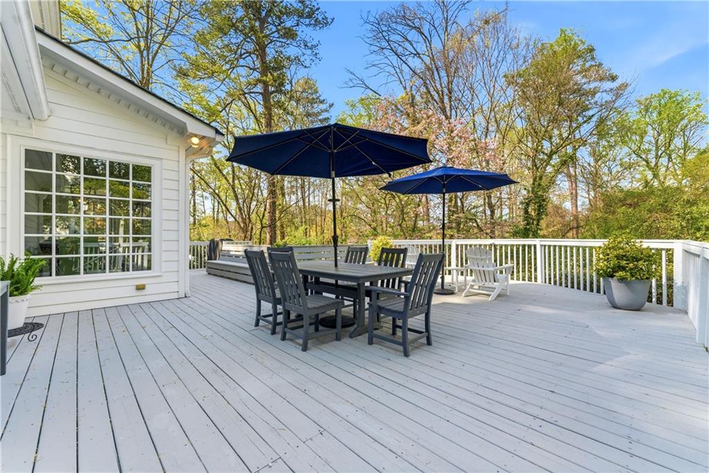 633 Longwood Drive NW