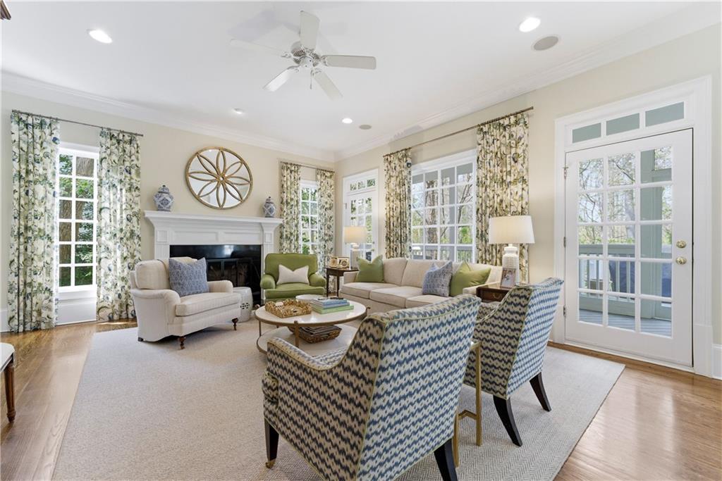 633 Longwood Drive NW