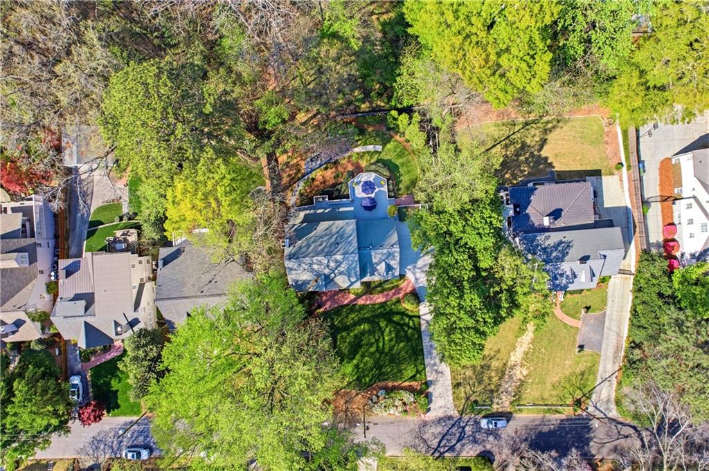 633 Longwood Drive NW