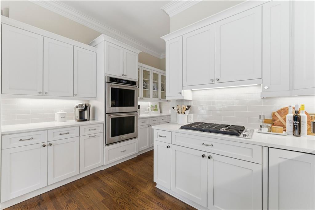 633 Longwood Drive NW